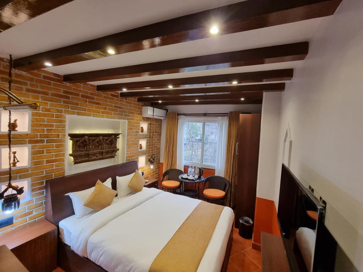 Chautari Boutique Hotel Pokhara Bagian luar foto