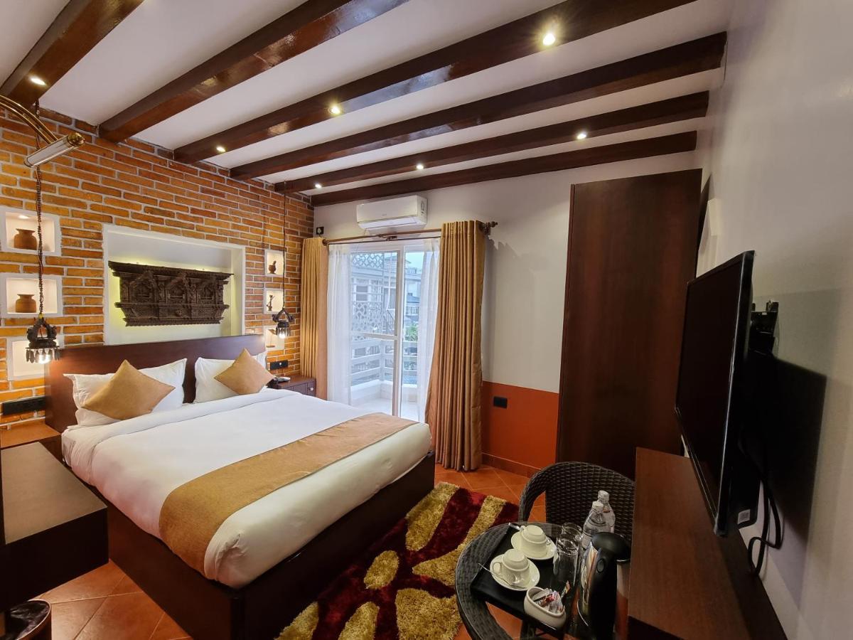 Chautari Boutique Hotel Pokhara Bagian luar foto