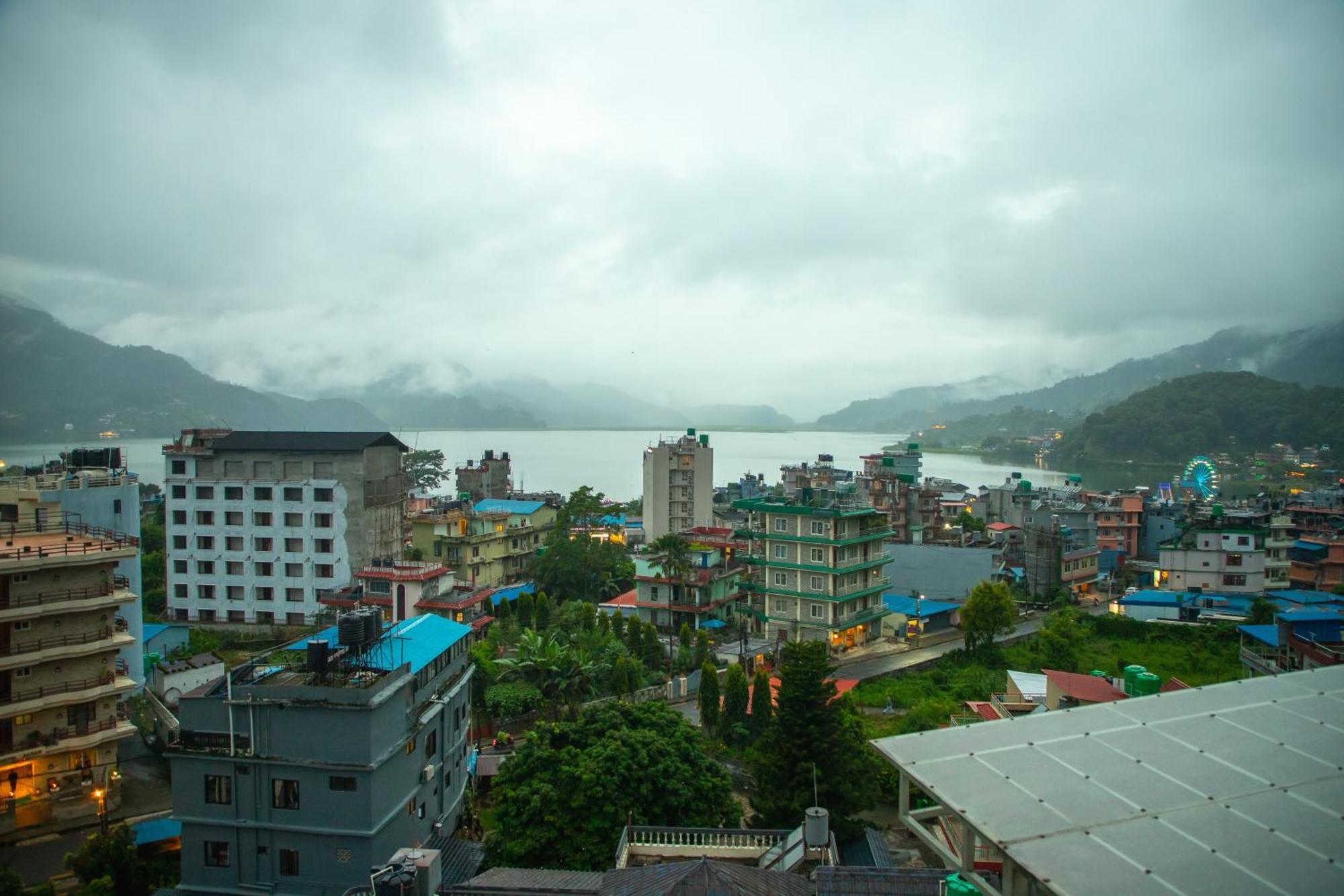 Chautari Boutique Hotel Pokhara Bagian luar foto