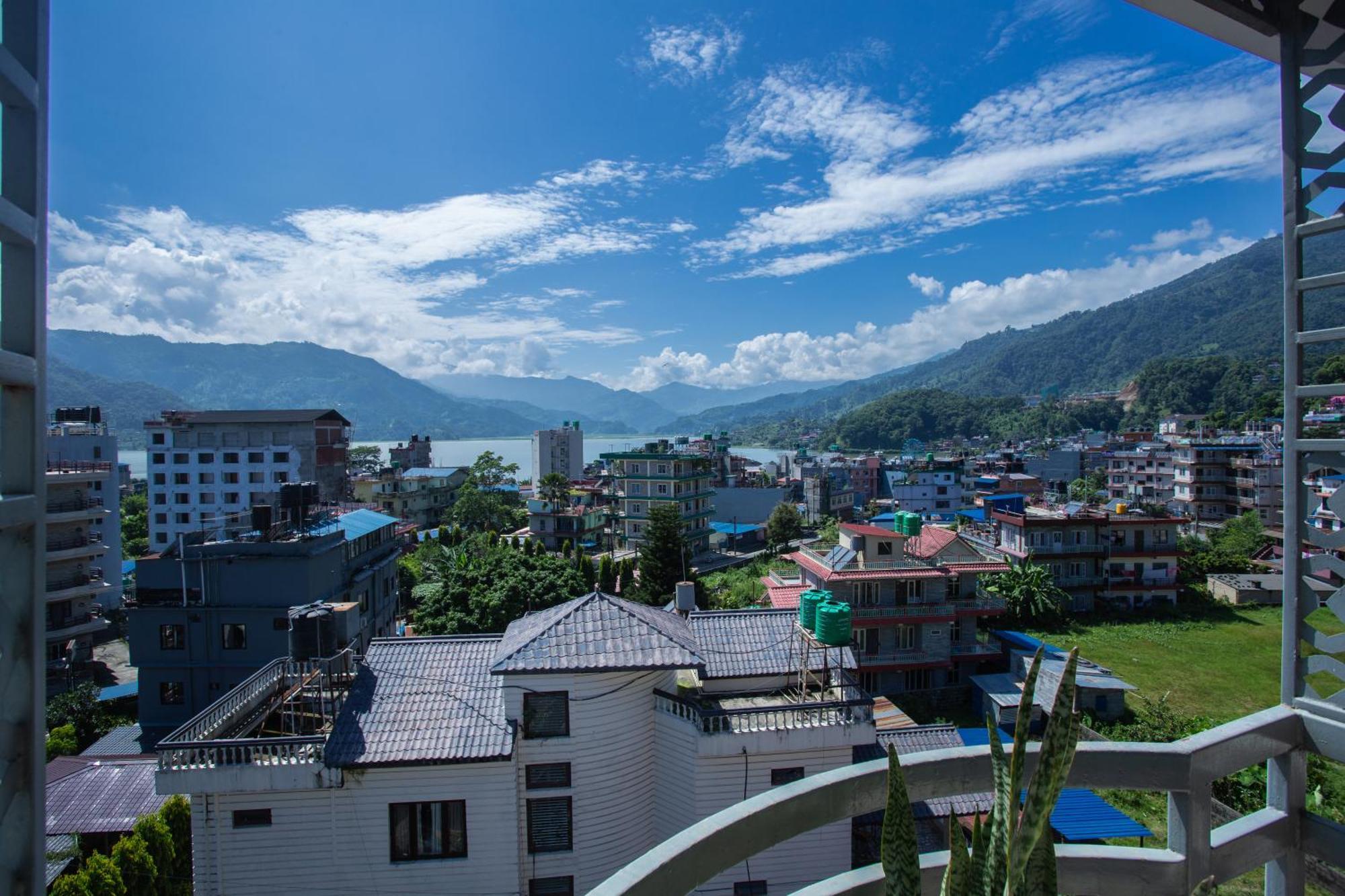 Chautari Boutique Hotel Pokhara Bagian luar foto